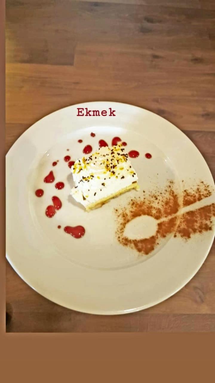 Hotel Restaurant Emblema Petrele Exteriör bild